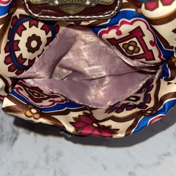 Kathy Van Zeeland crossbody - Picture 4 of 7